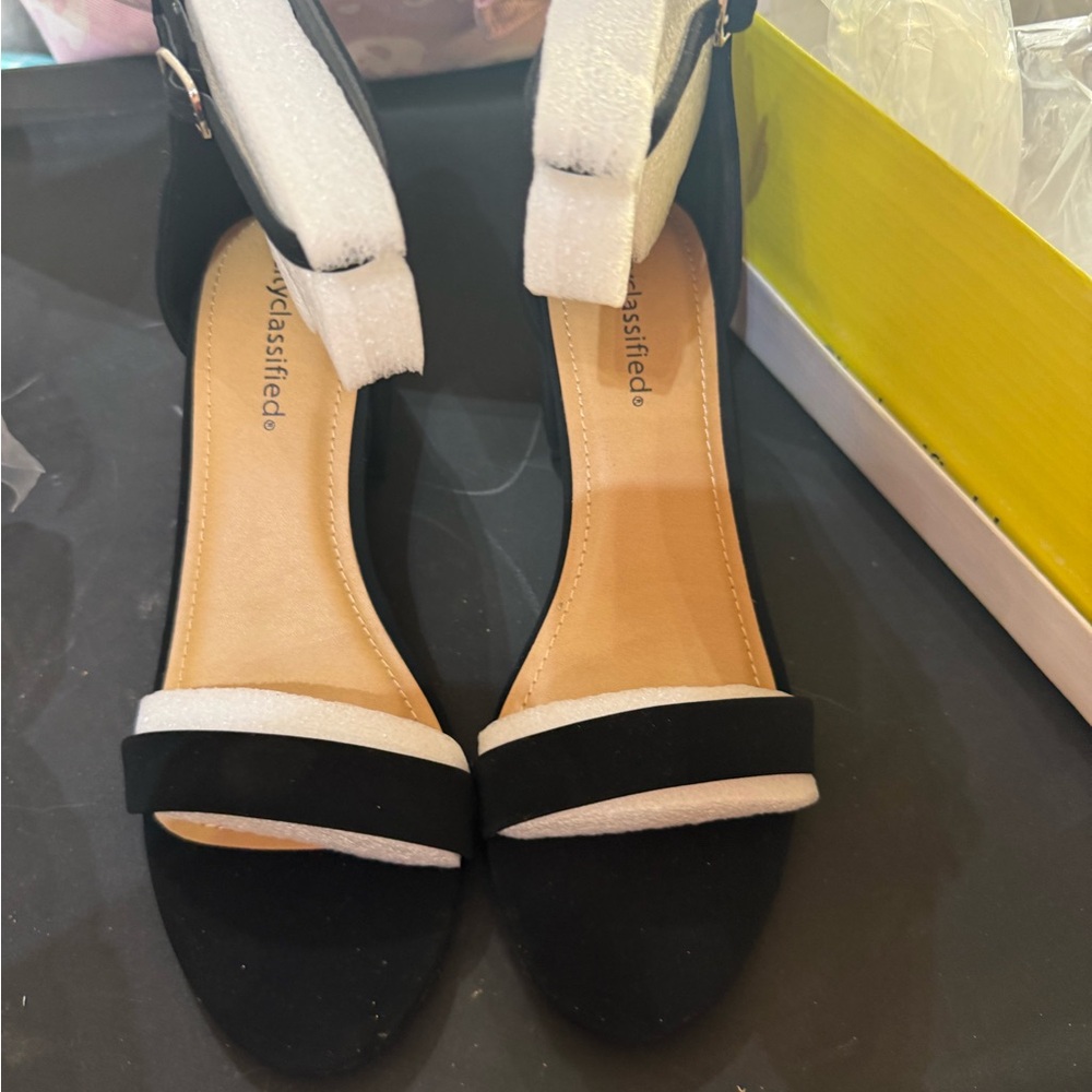 Cityclassified Black and White Heels